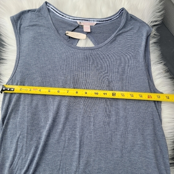 2/$20 NWT Victoria's Secret Open-back Tank S - Picture 7 of 10